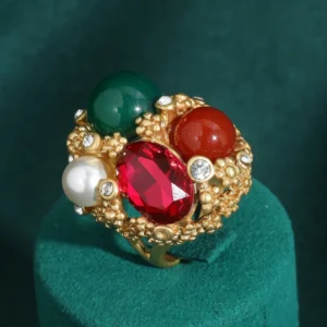 Bague fleur vintage avec pierre verte ornée de strass élégants, couleur or antique
