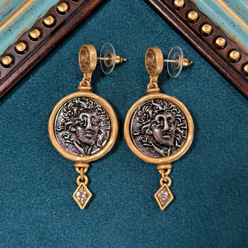 Boucles d'oreilles pendantes avec pièces de monnaie anciennes, accessoires en strass blancs, rétro années 1920-1990, luxe, créateur – Image 4